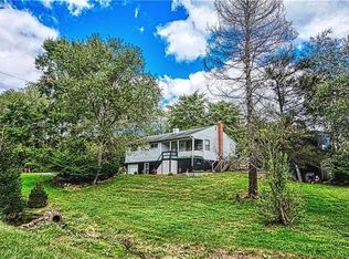 102 Garland Ln, Butler, PA 16002