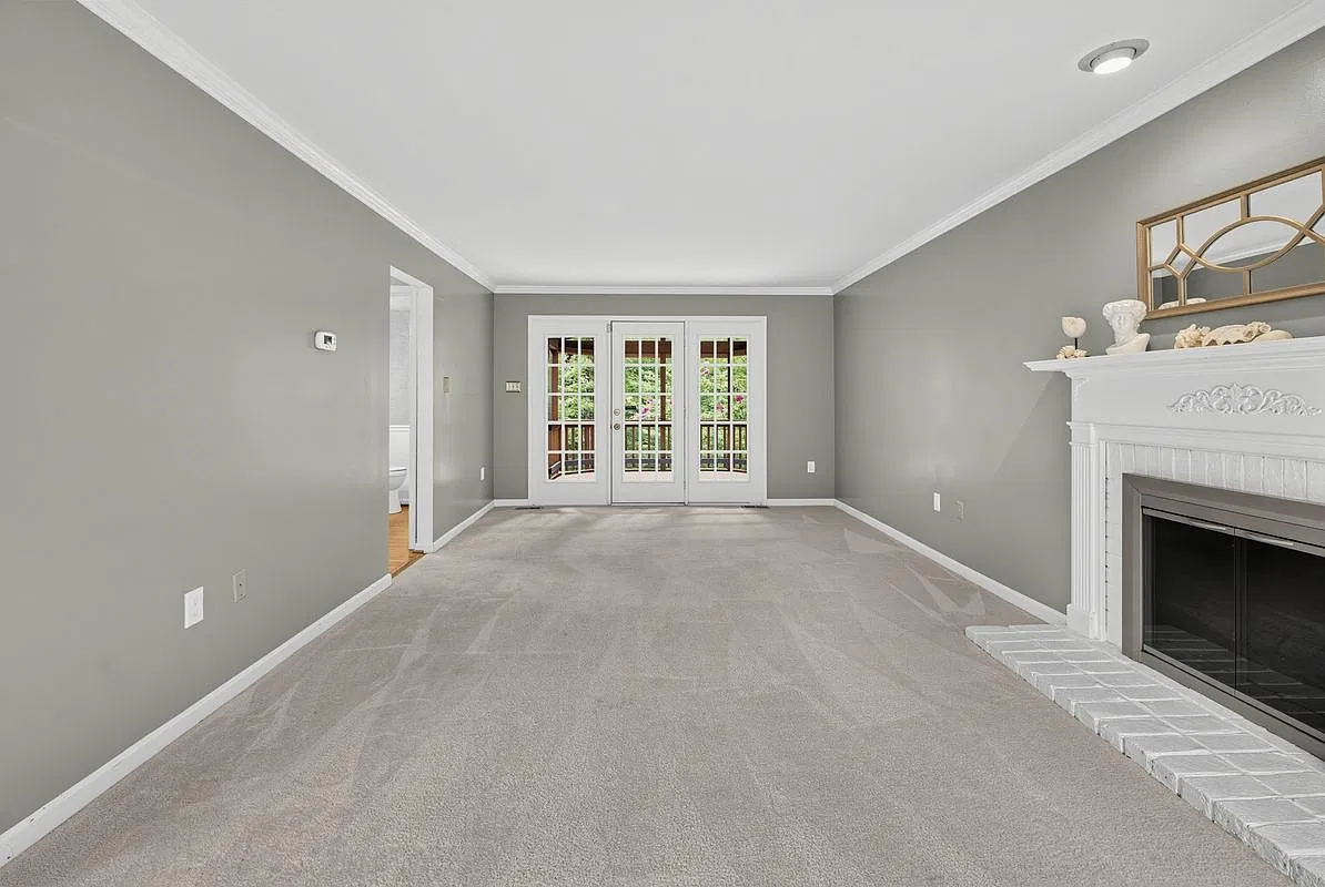 4 bed, 4.0 bath, 1560 sqft, $3,200 — Photo 2