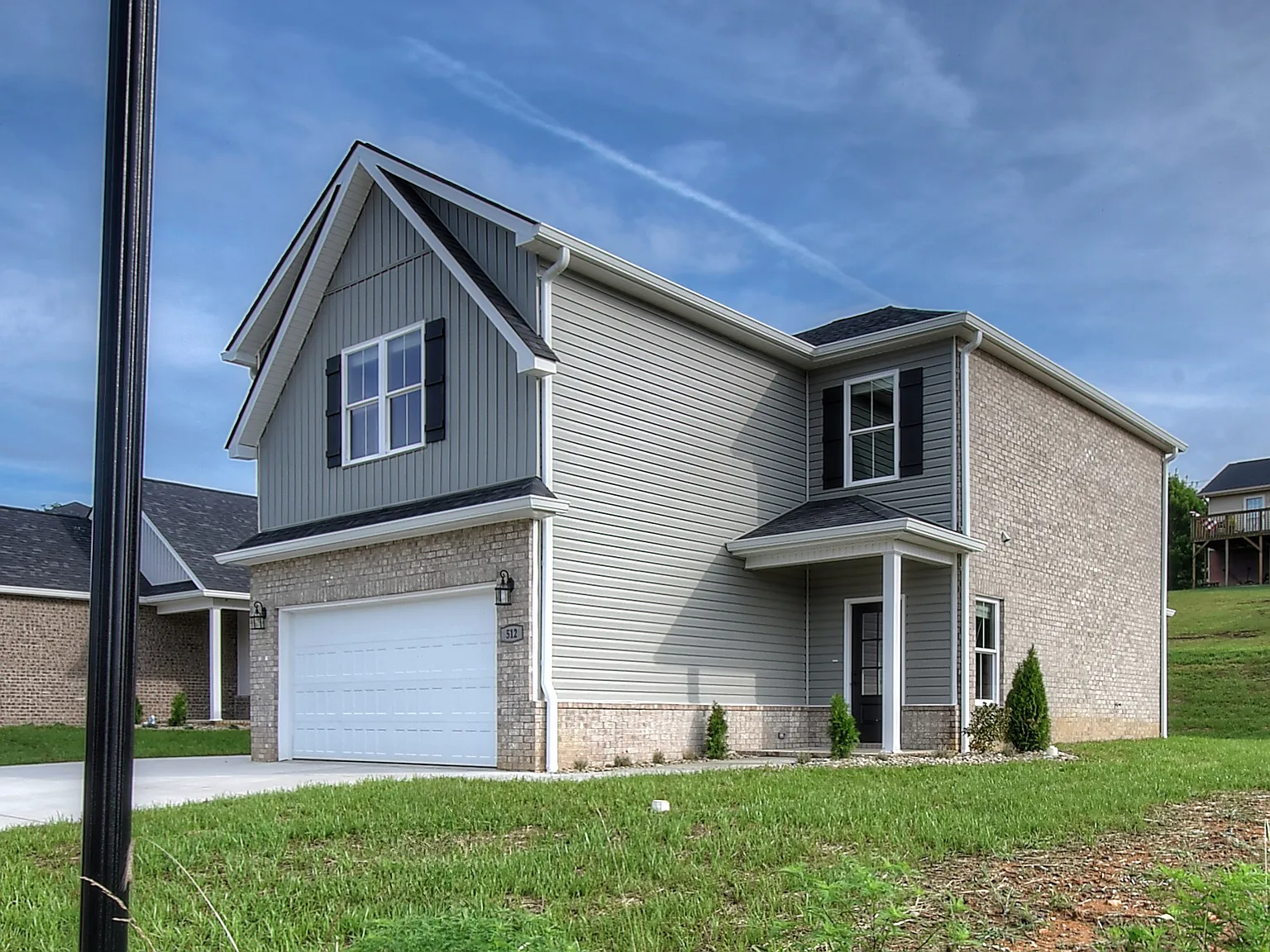 4 bed, 2.5 bath, 1786 sqft, $3,145 — Photo 2
