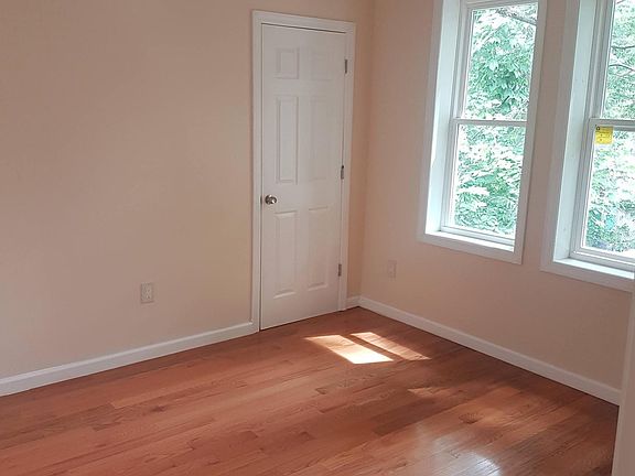 5th image of 528 Prospect St #1