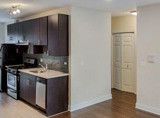 516 W Cornelia Ave #330, Chicago, IL 60657