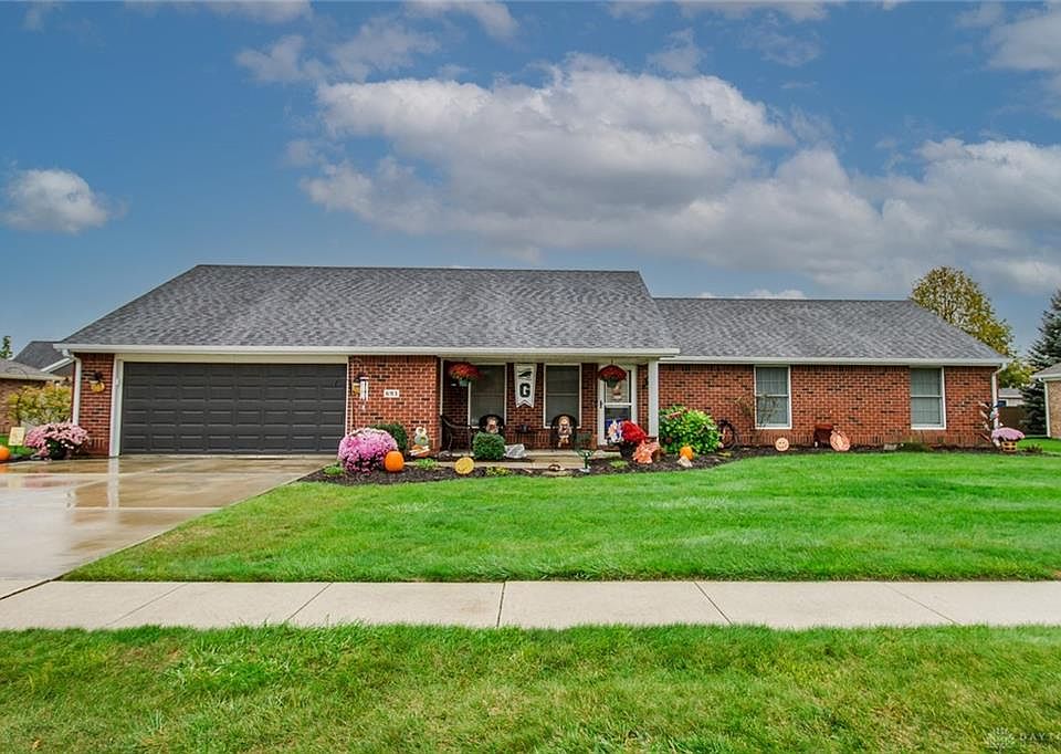 1st image of 693 Bur Oak Dr
