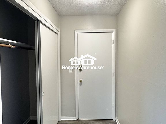 4th image of 114 NW College Ave #8