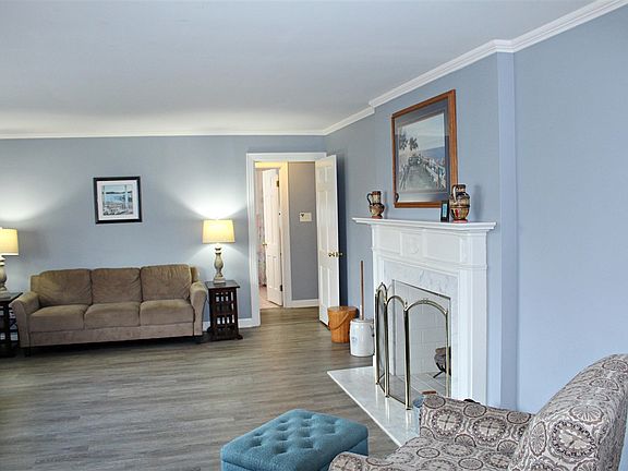 5th image of 231 Broadway St