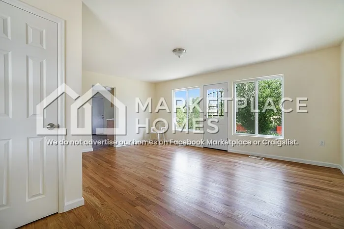 3610 Oneida St — Photo 6