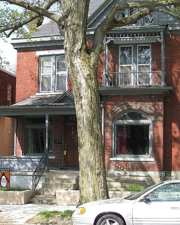 Grand Brownstone in Historic King Lincoln District
