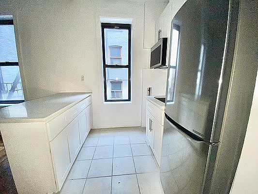 1st image of 29 E 17th St #217