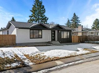 1731 N 111th Ave SW, Calgary, AB T2W 1R6