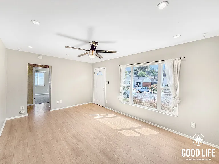4034 Aragon Dr — Photo 3