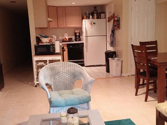 1312 Park Rd Livingroom/Kitchen
