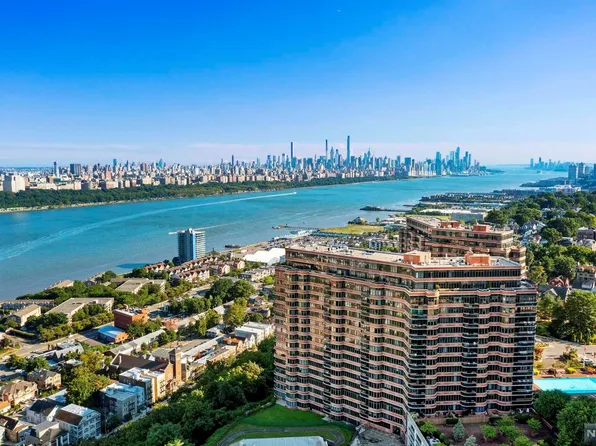 100 Carlyle Dr #Svg1, Cliffside Park, NJ 07010