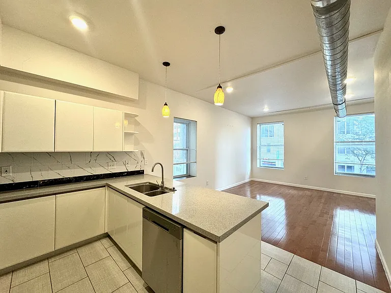 309 Sycamore Street Apartments — Photo 20
