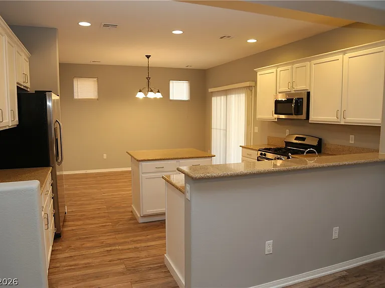 10642 Cave Ridge St — Photo 7