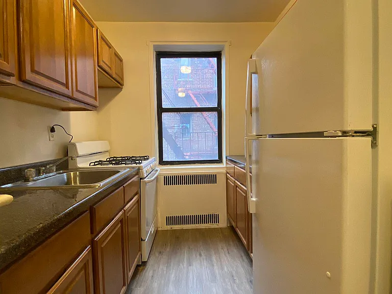 4216 80th St #3E — Photo 3