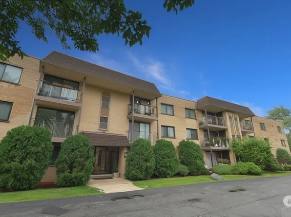4660 N Austin Ave APT 210, Chicago, IL 60630