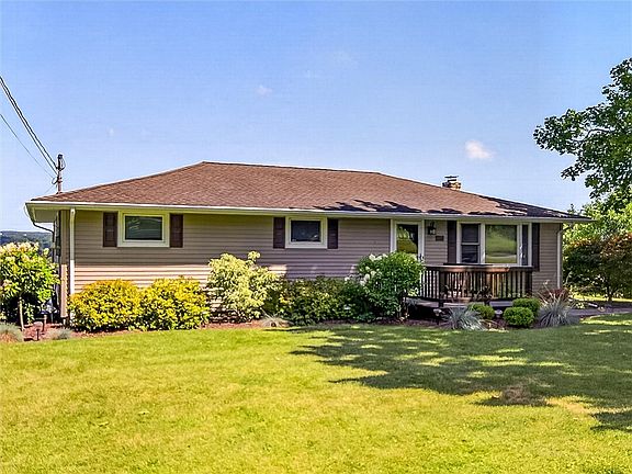 4th image of 4877 River Rd