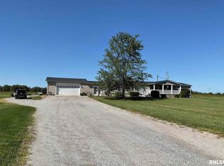 18425 N Stratford Ln, Mount Vernon, IL 62864