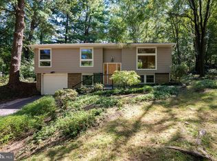 11025 Howland Dr, Reston, VA 20191