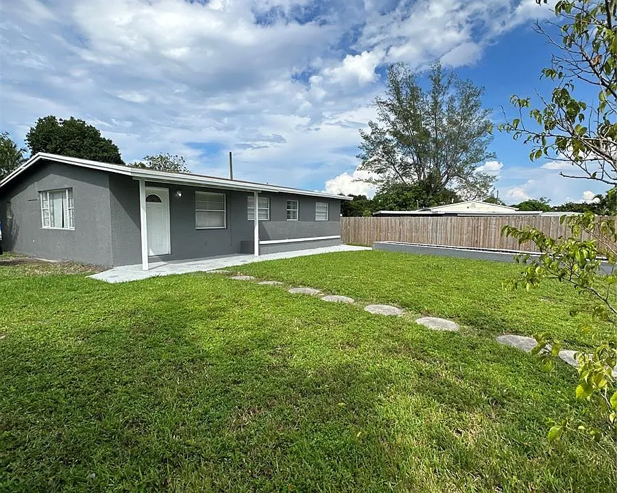 1412 NW 19th Ave
