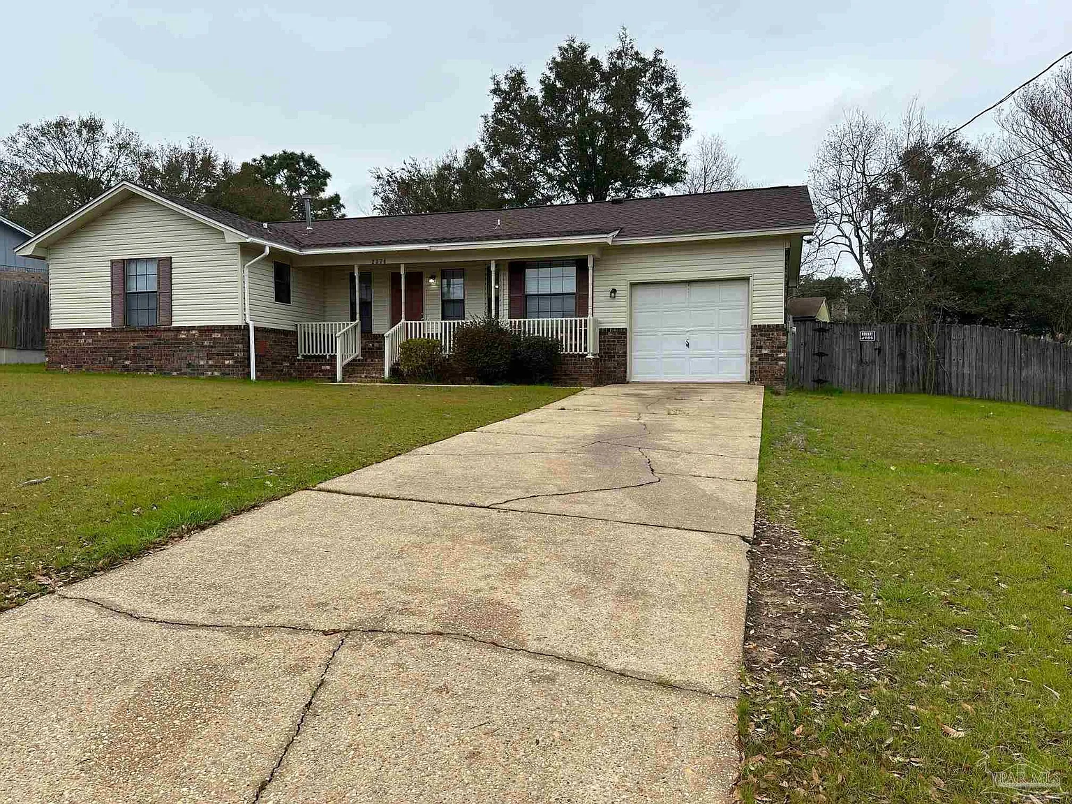 3 bed, 2.0 bath, 1225 sqft, $1,700 — Photo 2