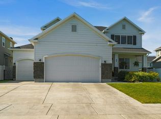 64 E Zen Rd, Vineyard, UT 84059