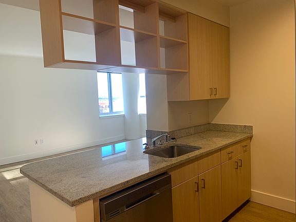 4th image of 510 W 52nd St APT 14A