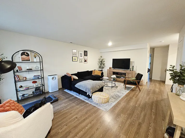 754 Charles Ct #754 — Photo 6
