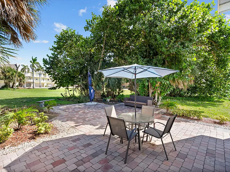 670 Hernando St #E — Photo 15