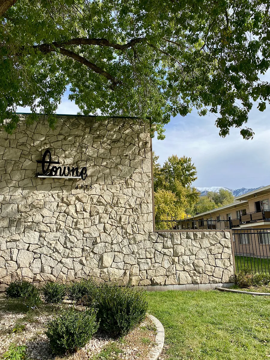 Building Photo - Towne Apartments