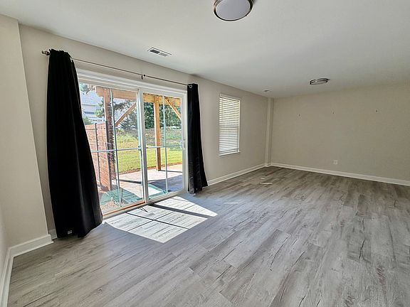4th image of 2662 Grantham Place Dr