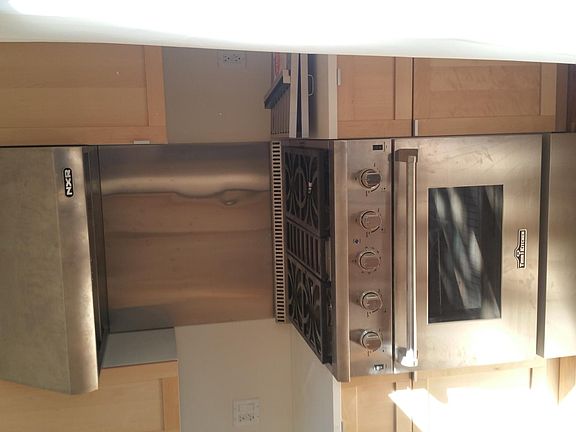 3rd image of 3144 Carlyle St
