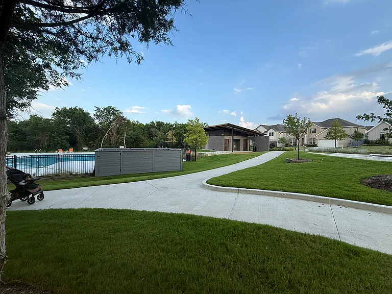 4613 Summit View Dr — Photo 17