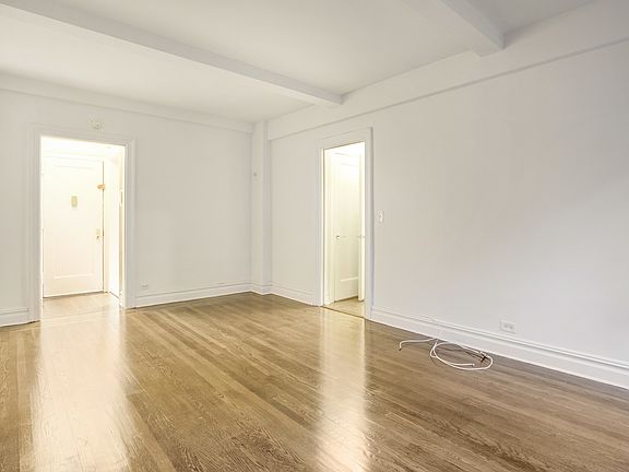 3rd image of 156 E 37th St #3DD