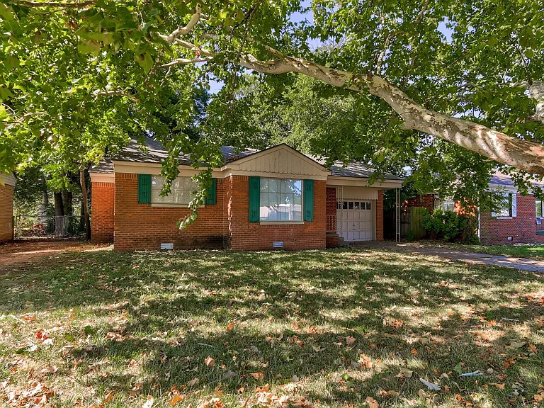 4172 NW 23rd St — Photo 32