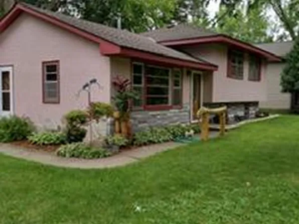 10037 Linnet St NW, Coon Rapids, MN 55433