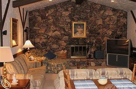 Comfortable Family Room