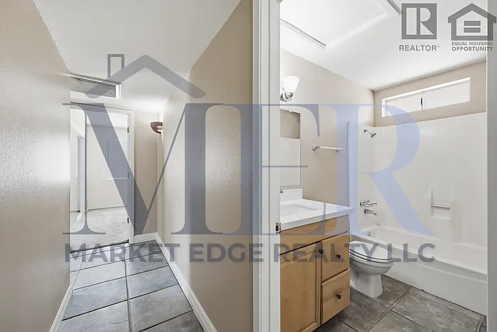 5648 W Mountain View Rd — Photo 12