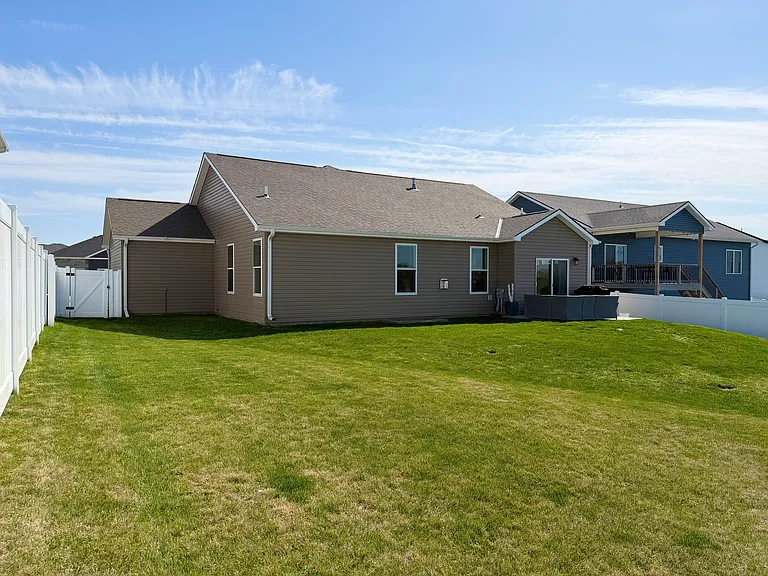 7832 Nicole Ln — Photo 40