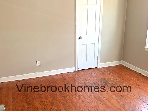 4th image of 5226 W Auer Ave #2