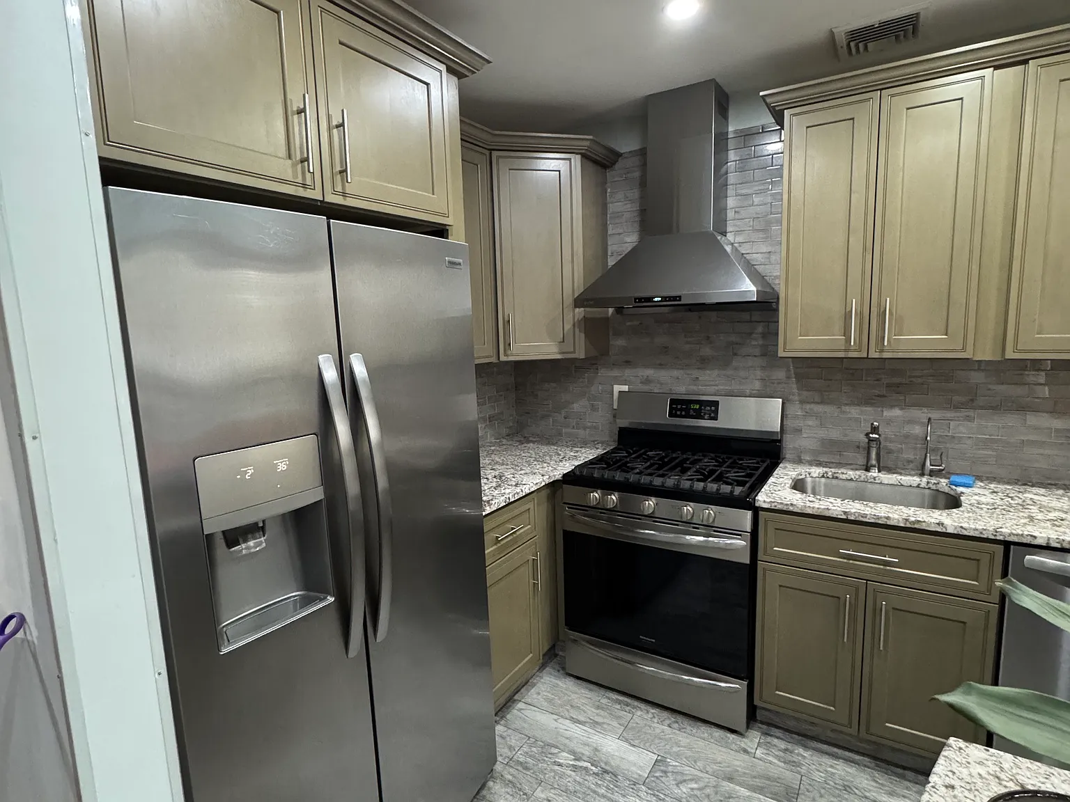 2 bed, $2,700 — Photo 2