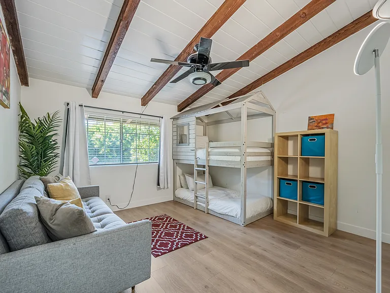 12655 Chandler Blvd — Photo 15
