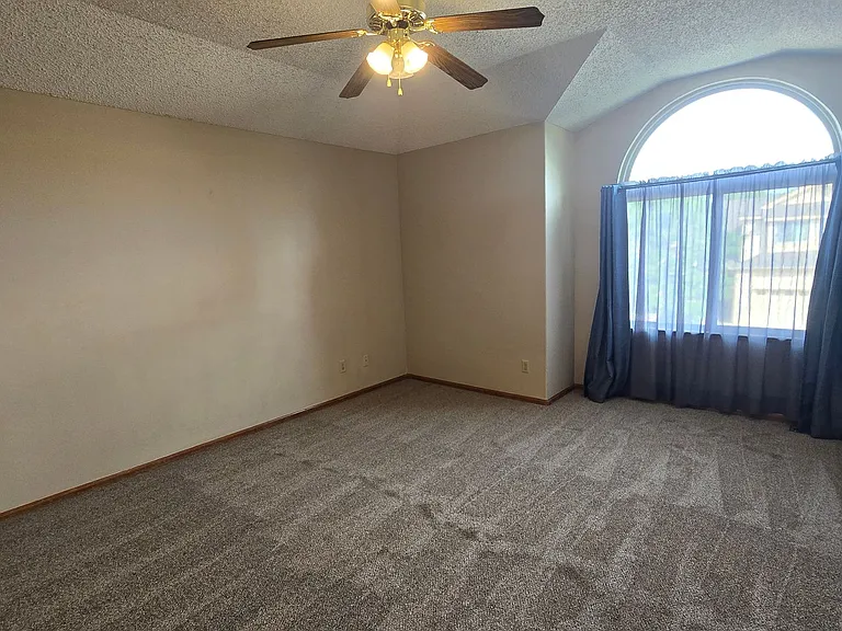 305 Holbrook St — Photo 15