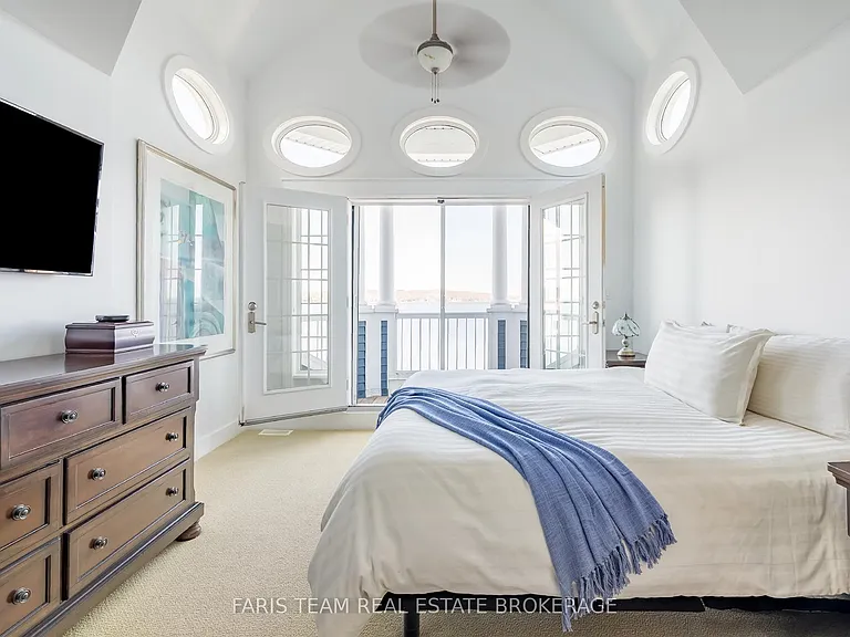 155 William St #12 — Photo 19