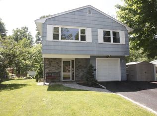 8 Charles St, Stanhope, NJ 07874