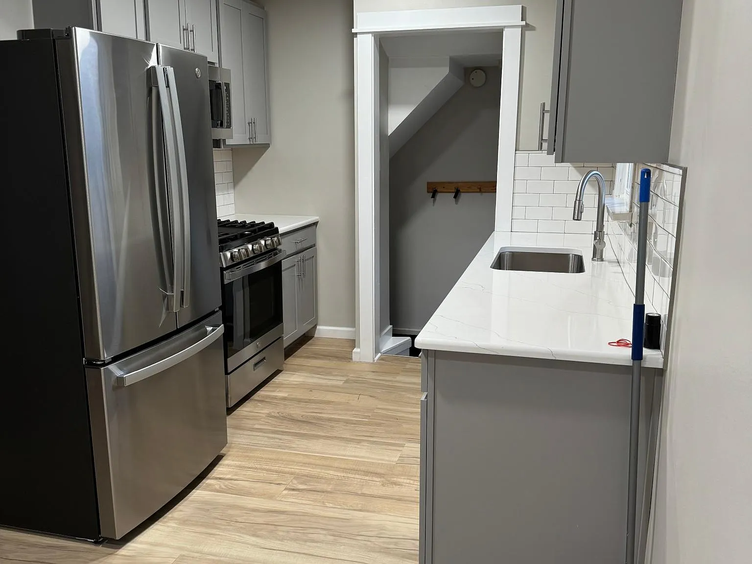 1311 N Alexander Ave — Photo 3