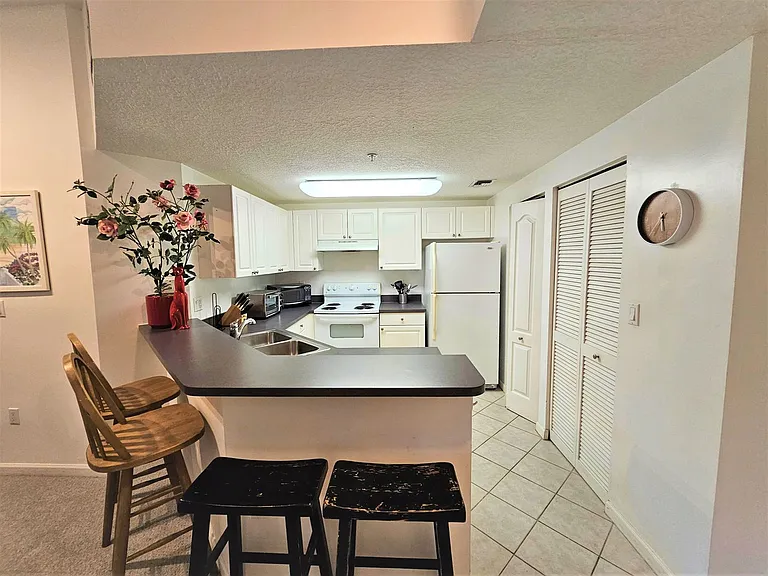 5050 Fairways Cir #E301 — Photo 4