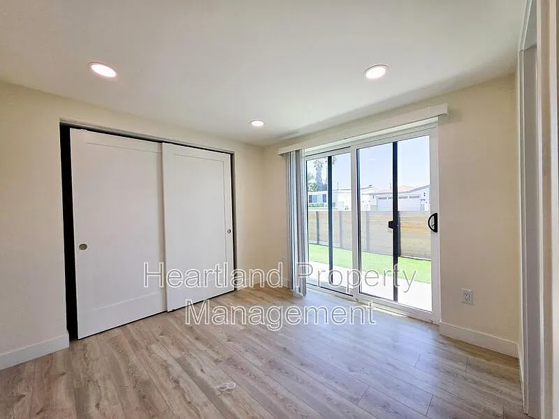 1 bed, 1.0 bath, 450 sqft, $2,390 — Photo 4