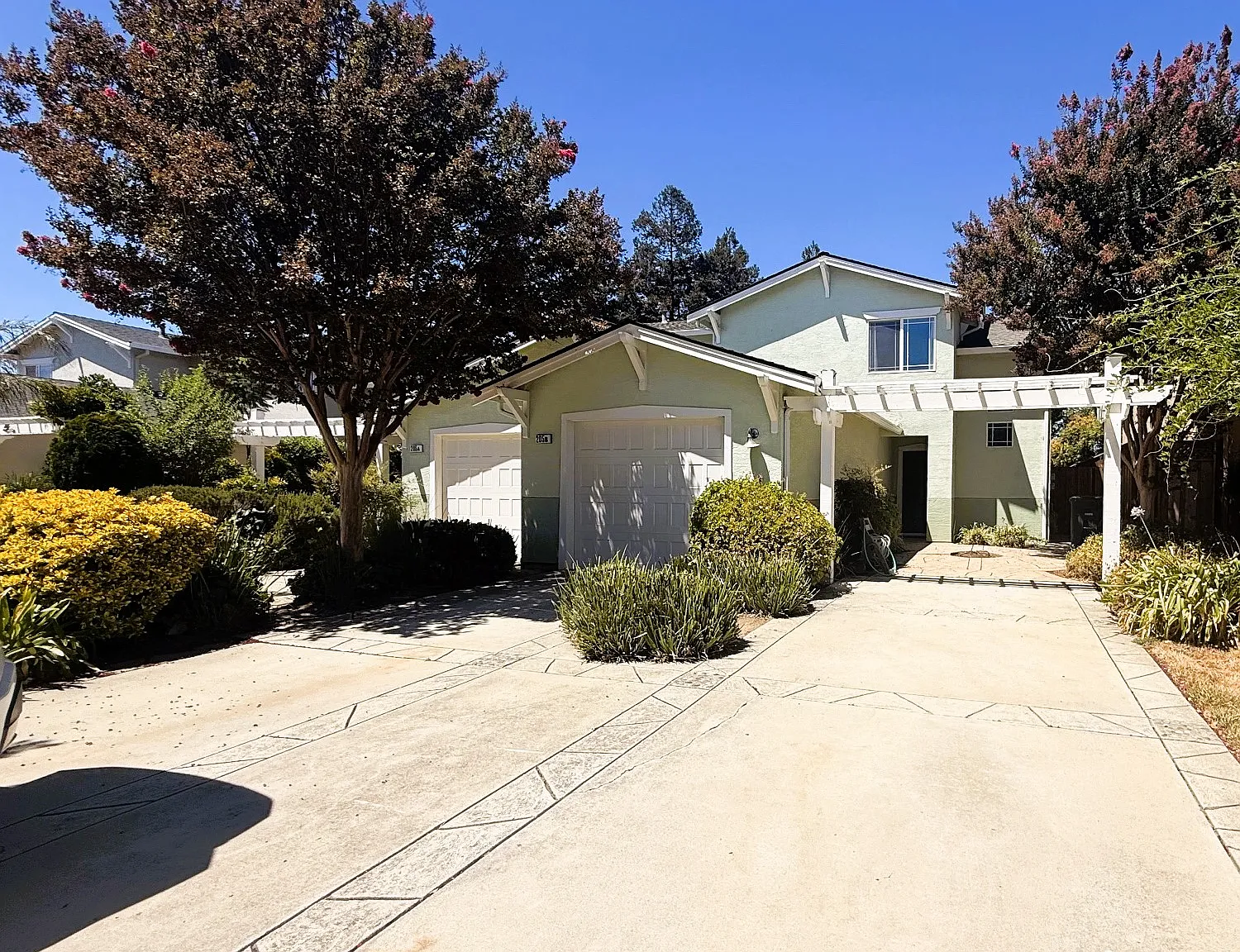 4 bed, 2.5 bath, 1450 sqft, $4,395 — Photo 1