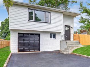 50 Wendy Dr, Farmingville, NY 11738