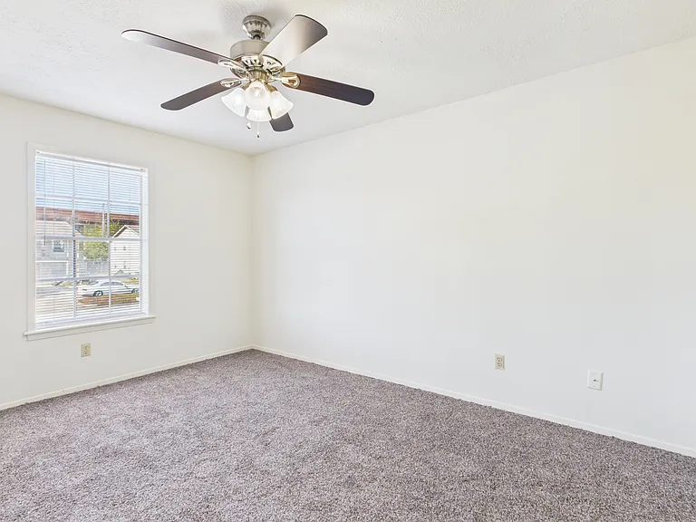 2902 Prairie Flower Cir — Photo 14